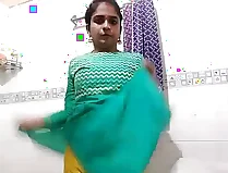bathroom,bhabhi,desi,mommy